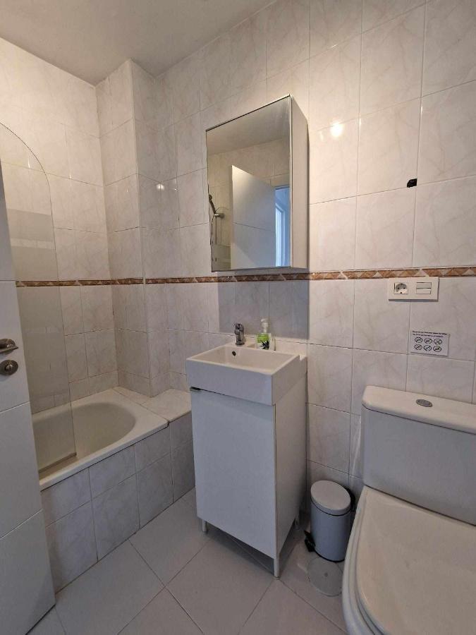3 Rooms Con Parking Y Terraza En C Marmoles Малага Екстериор снимка